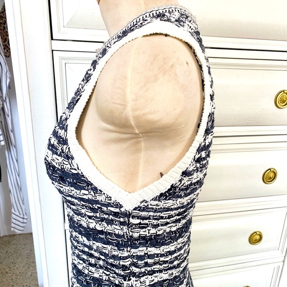 Alice + Olivia Women's Textured Sleeveless Knit Top - Size XS - Picture 5 of 6